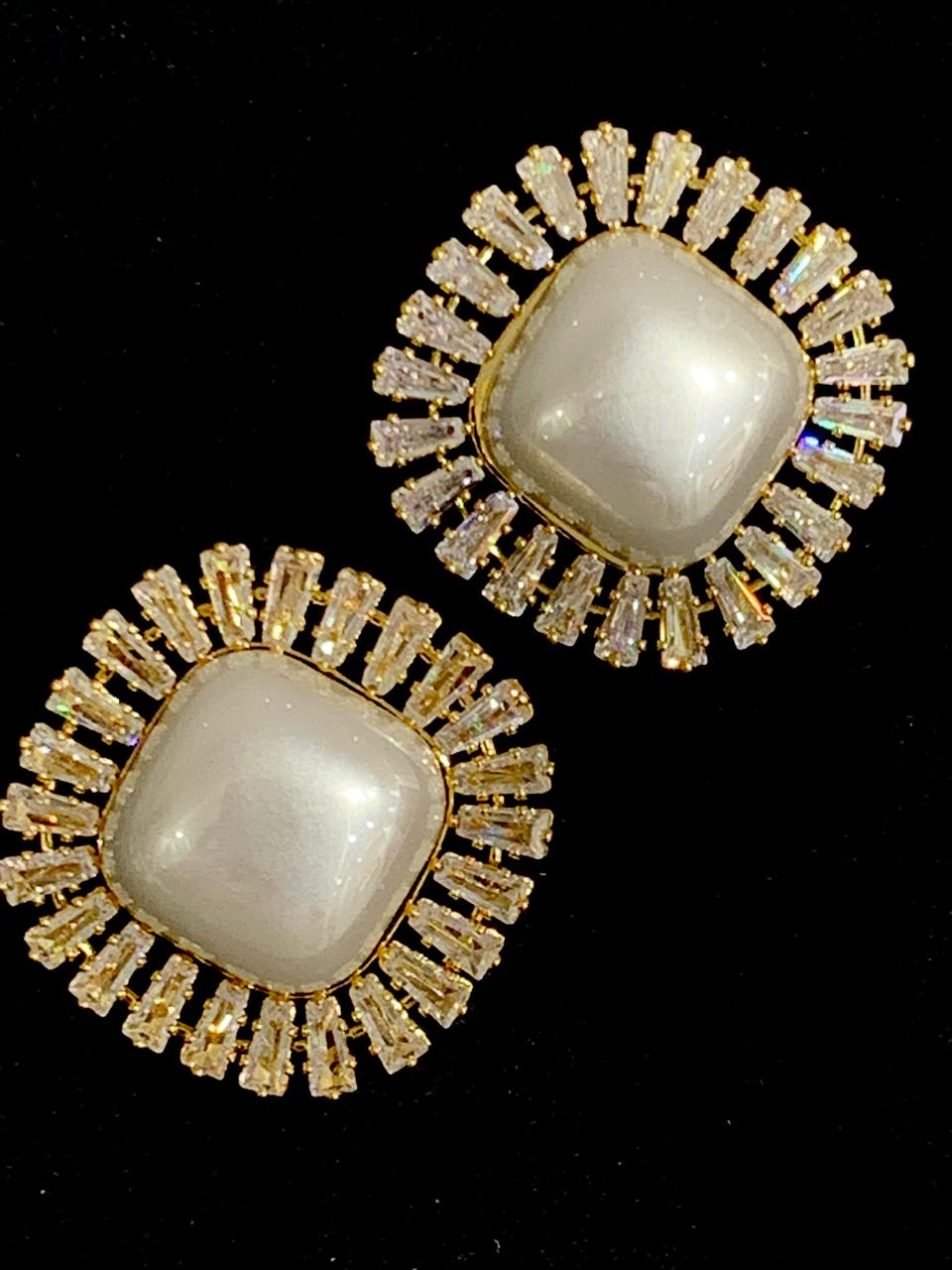AD Bugget Pearl Studs 77-199