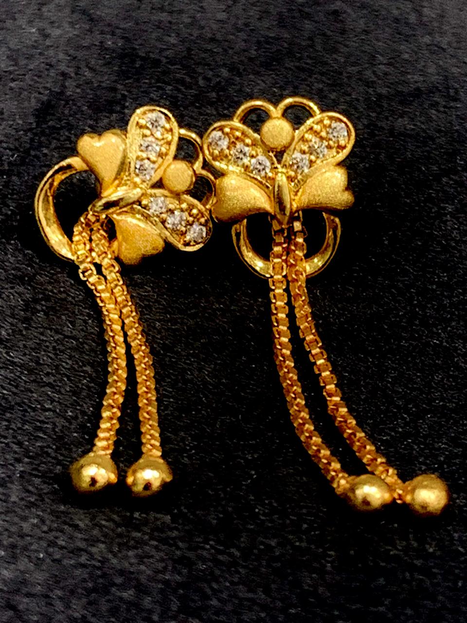 AD Heart Earring Gold